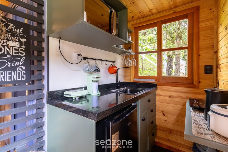 Basic Cabin | Private kitchen | Cookware/dishes/utensils