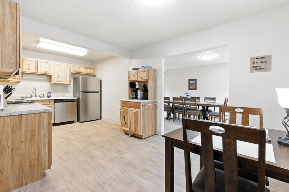 House, 5 Bedrooms | Dining