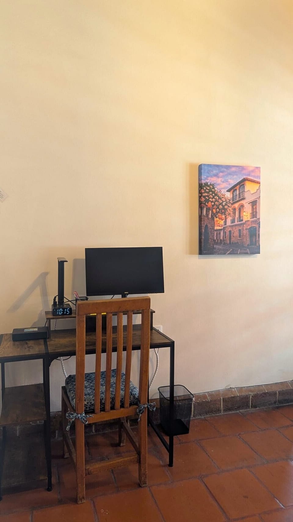 Living room has a desk with monitor to connect to your laptop. WIFI is 150mpbs