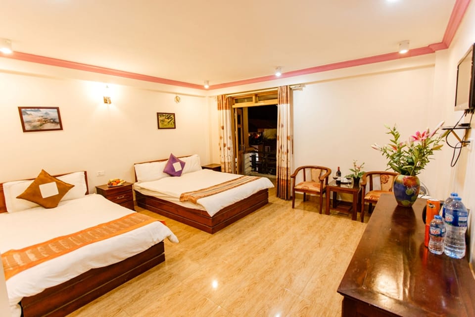 Deluxe Double or Twin Room, Mountain View | Desk, soundproofing, free WiFi, bed sheets