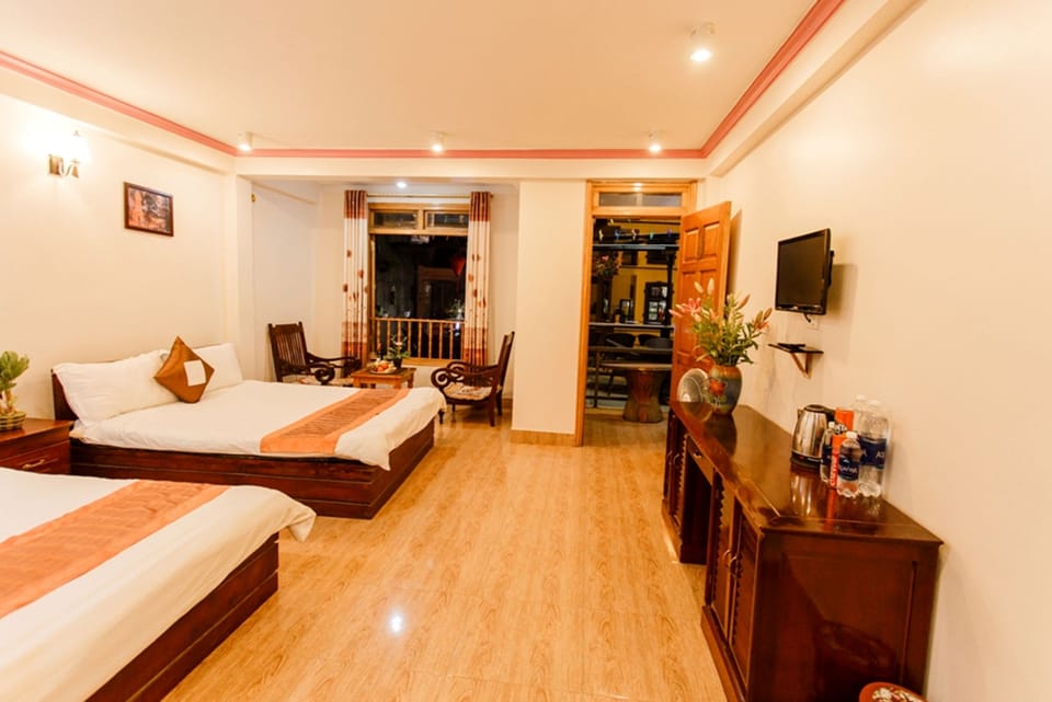 Deluxe Double or Twin Room, Mountain View | Desk, soundproofing, free WiFi, bed sheets