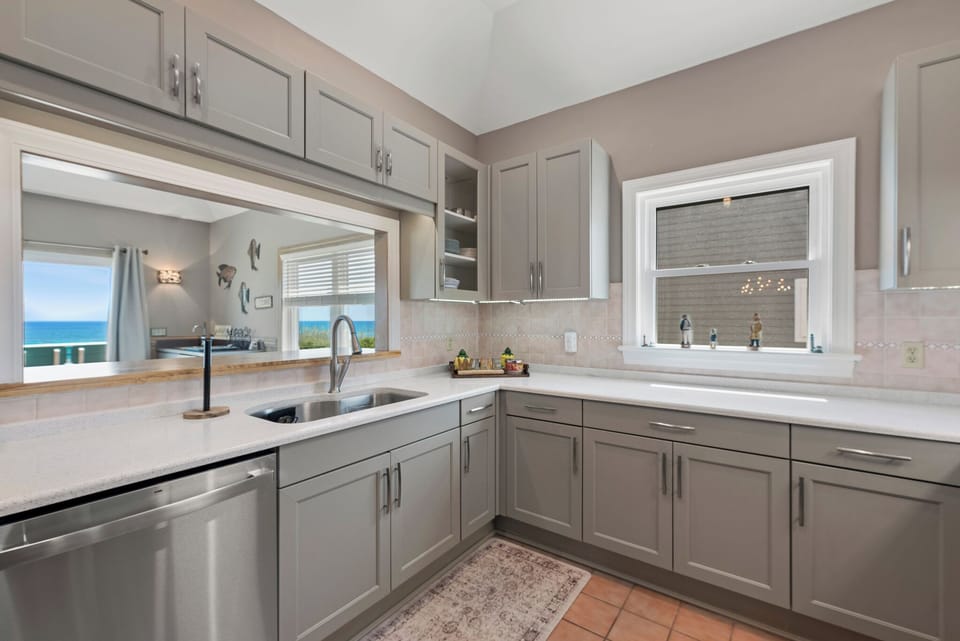 SP6B: Jolly Mon | Top Level Kitchen