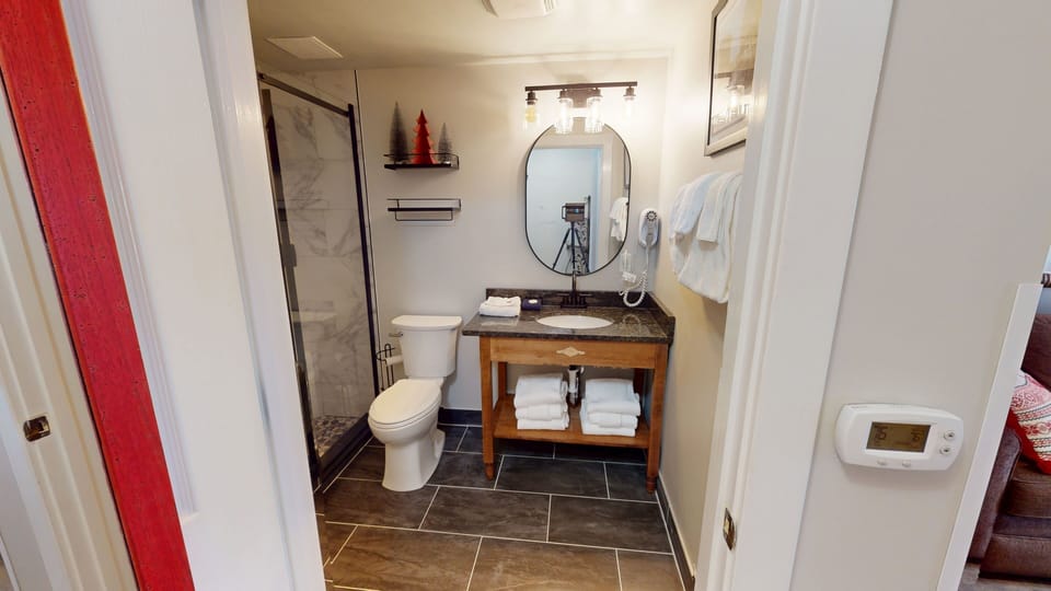 Floor, Sink, Lamp, Indoors, Bathroom