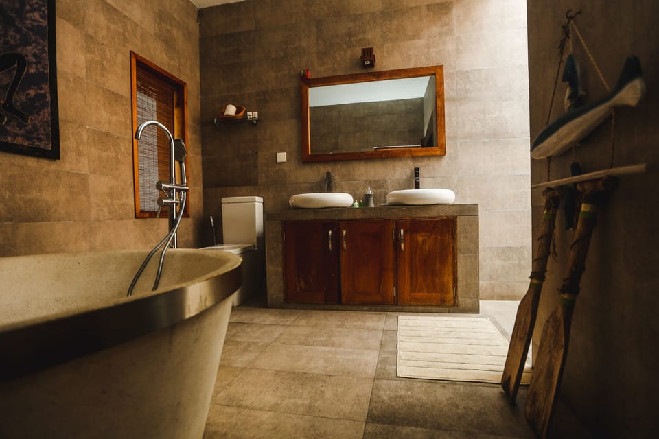 Premium Villa, 5 Bedrooms, Ocean View, Oceanfront | Bathroom | Shower, free toiletries, hair dryer, towels