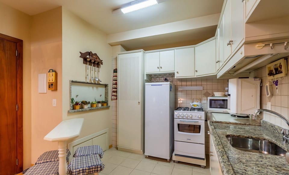 Basic Apartment | Private kitchen | Cookware/dishes/utensils
