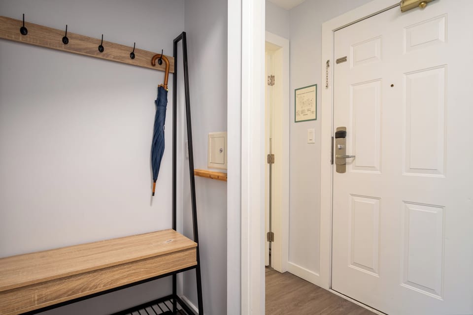 Condo, Multiple Beds, Hot Tub, Mountain View (Alpine Suite at Marketplace Lodge) | Interior