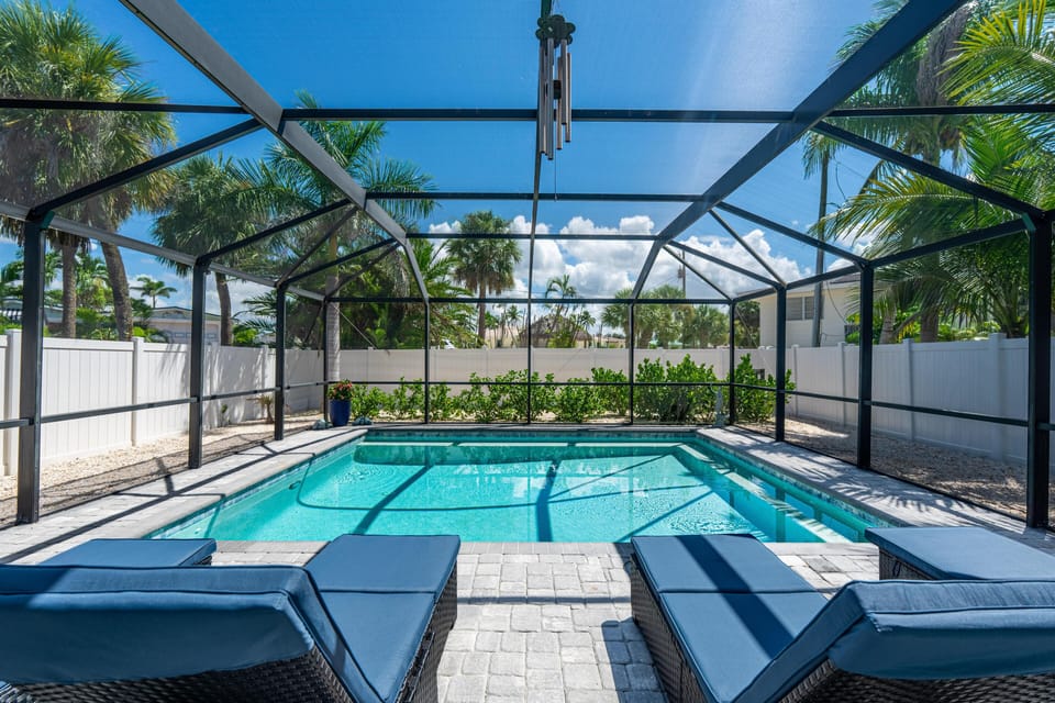 House, Multiple Beds (Sea Glass) | Pool