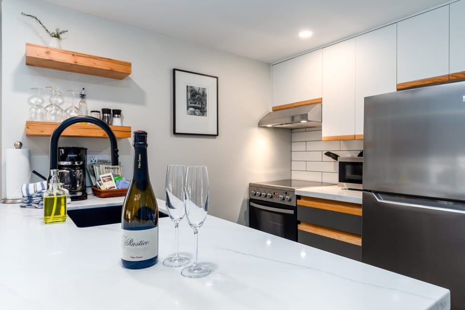 Apartment, 1 King Bed with Sofa bed, Pool Access, Mountain View (Big Mauna at the Marquise) | Private kitchen