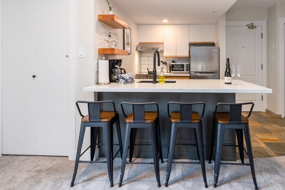 Apartment, 1 King Bed with Sofa bed, Pool Access, Mountain View (Big Mauna at the Marquise) | Private kitchen