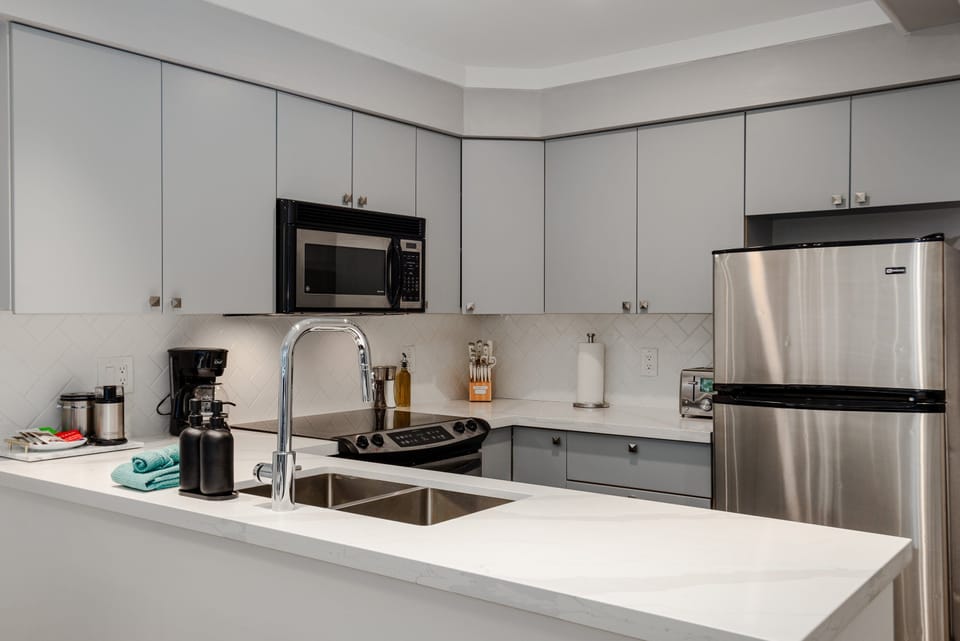 Condo, Multiple Beds, Pool Access, Mountain View (lute Escape at Greystone Lodge) | Private kitchen