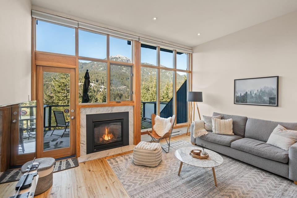House, Multiple Beds, Patio, Mountain View (Ridgeline Retreat at Sundance) | Living area