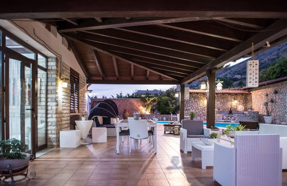 House, Smoking | 4 bedrooms