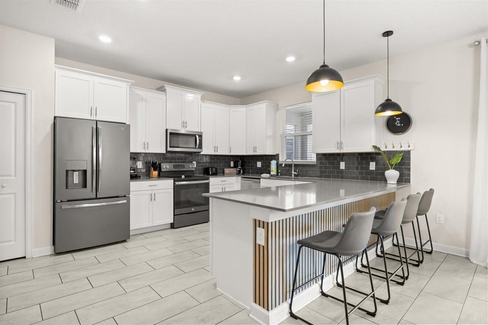 Family Villa | Private kitchen | Full-size fridge, microwave, stovetop, dishwasher