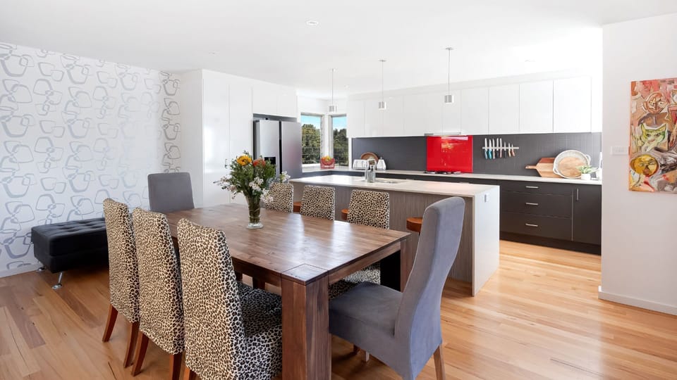 The Art House | Dining | Highchair | Breakfast bar | Laptop friendly | Air conditioning