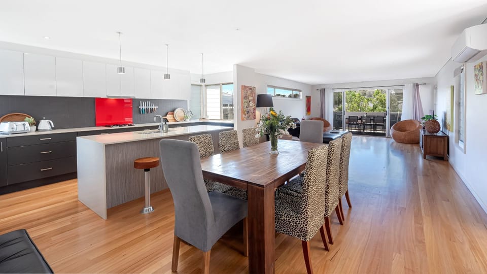 The Art House | Dining | Highchair | Breakfast bar | Laptop friendly | Air conditioning