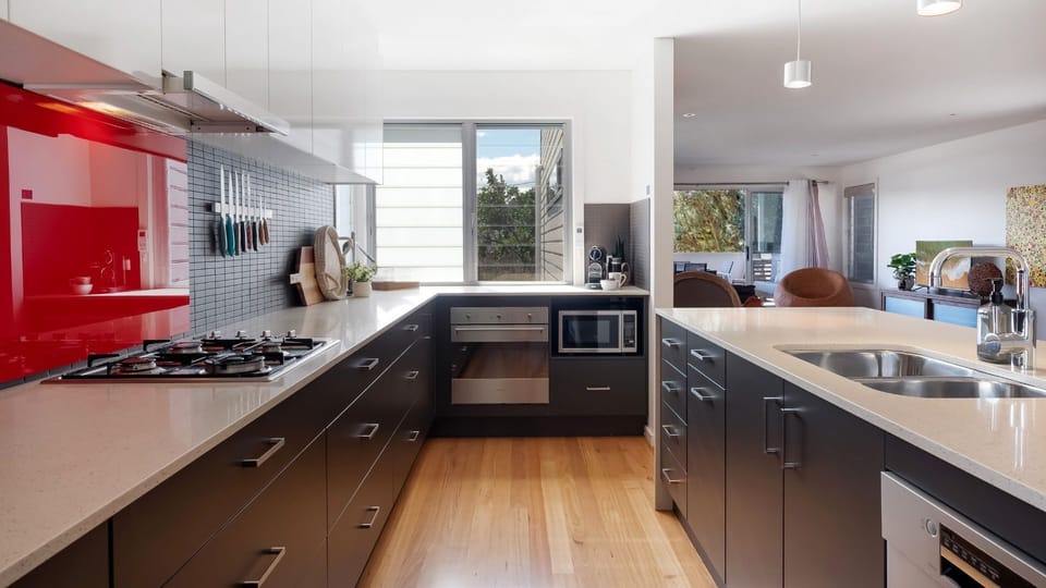 The Art House | Chefs kitchen | Oven | Microwave | Dishwasher | 2km to major supermarket
