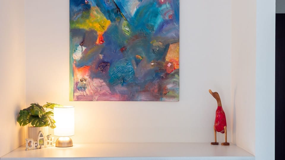The Art House | Family room | Air conditioning | Bar fridge