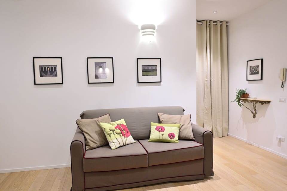 Apartment | Living area | Flat-screen TV