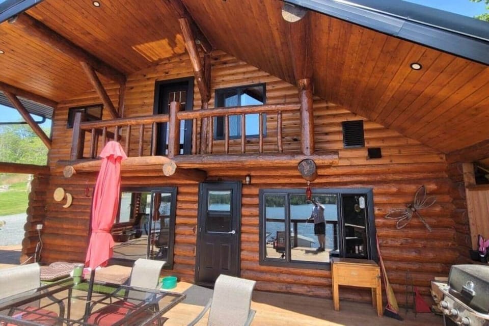 Grand Spruce Lodge