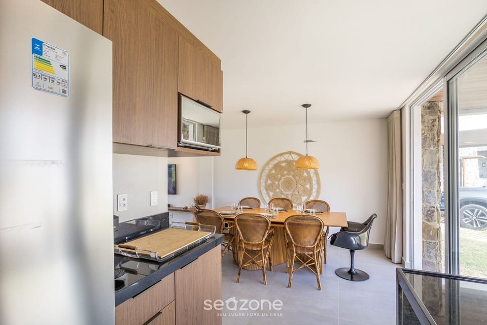 Basic Villa | Dining