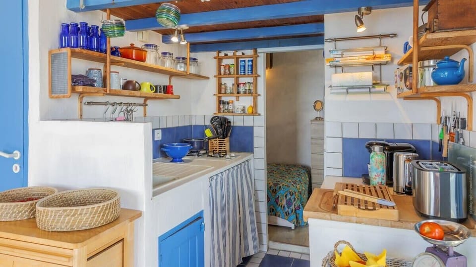 Fully equipped kitchen area