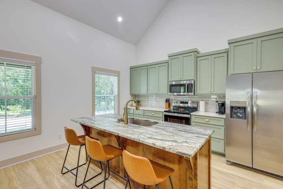 Kitchen | Keurig Coffee Maker | Toaster | Cooking Basics