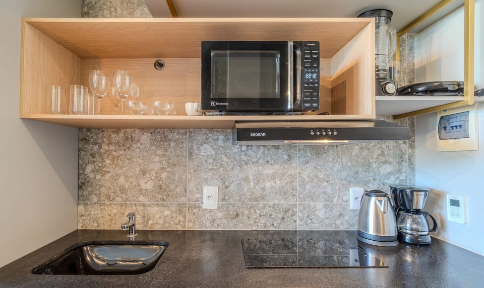 Basic Studio | Private kitchen | Cookware/dishes/utensils