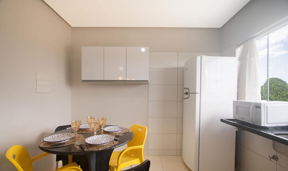 Basic Apartment | Dining