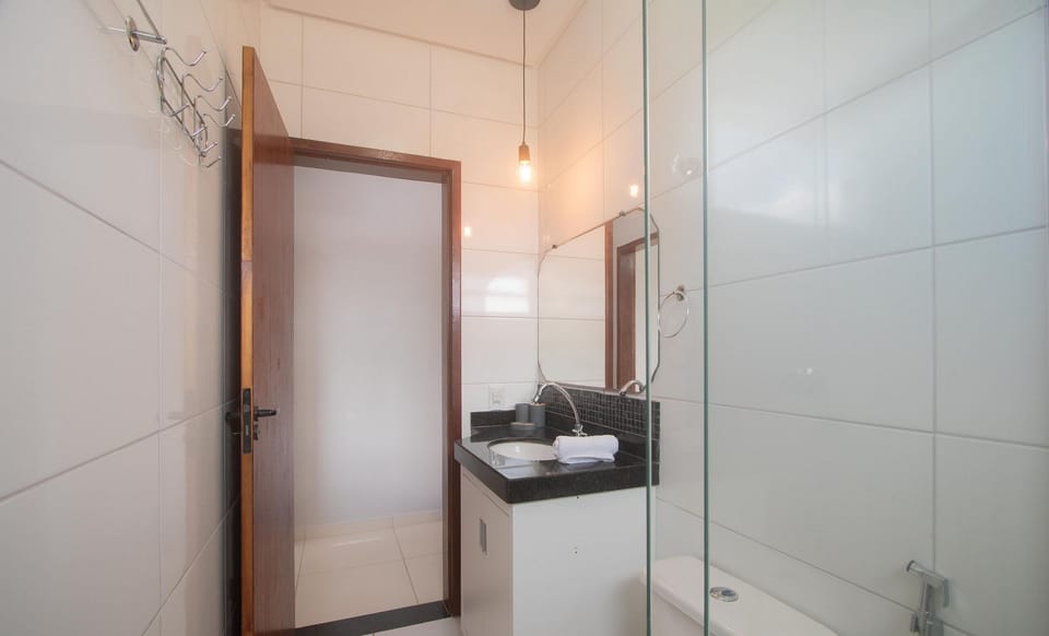 Basic Apartment | Bathroom
