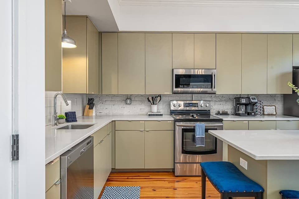 The kitchen is fully equipped for all of your cooking needs. 