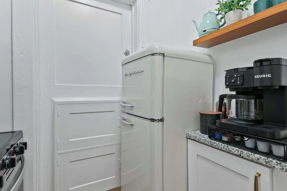 This fully equipped kitchen offers everything you need to prepare meals, snacks, and your morning coffee with ease