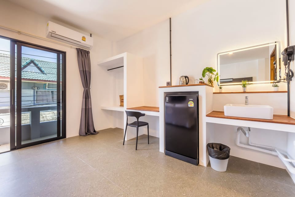 Studio | Premium bedding, pillowtop beds, individually decorated