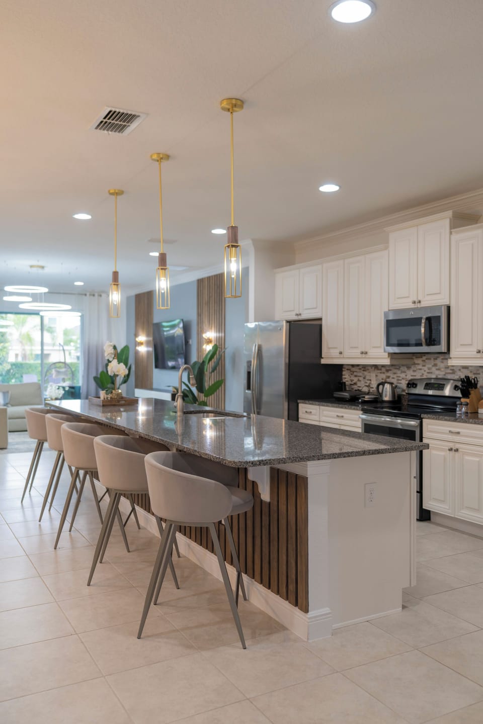 Family Villa, Patio | Private kitchen | Toaster