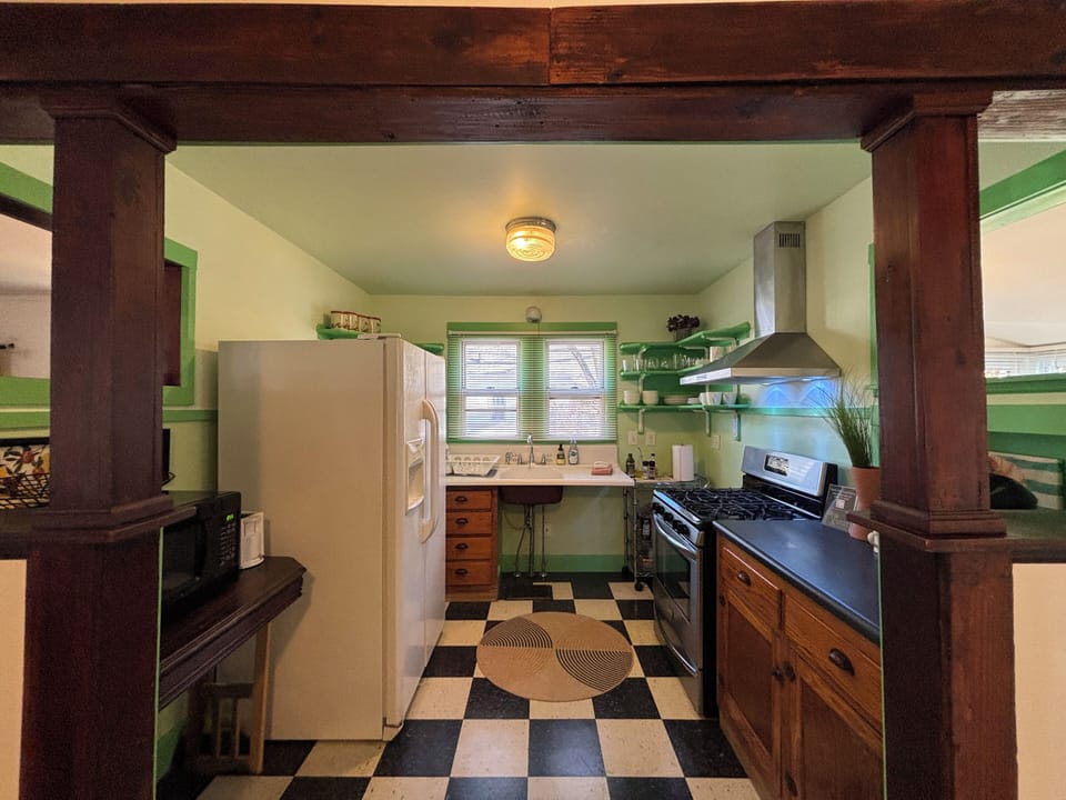 Fully equipped kitchen with gas range