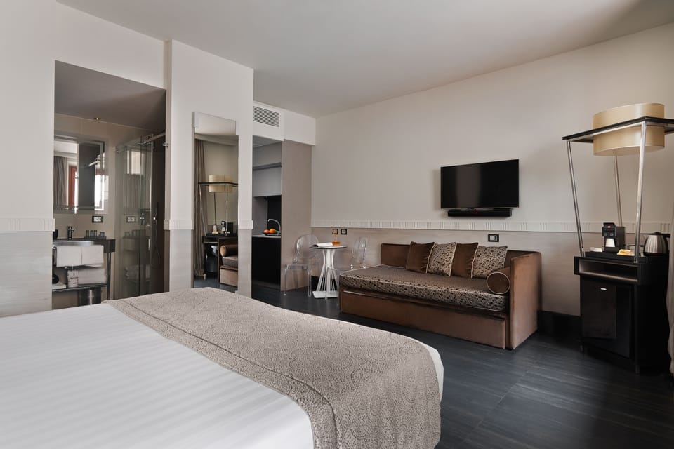 Luxury Suite (6 people) | Premium bedding, minibar, in-room safe, desk