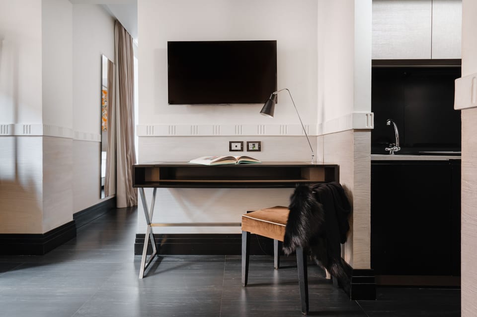Luxury Suite (5 people) | Private kitchen | Coffee/tea maker, electric kettle