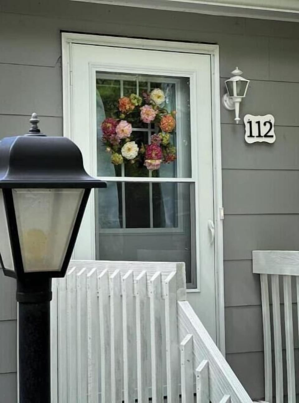 Dining area in kitchen - extra leaf for table and 2 extra chairs.