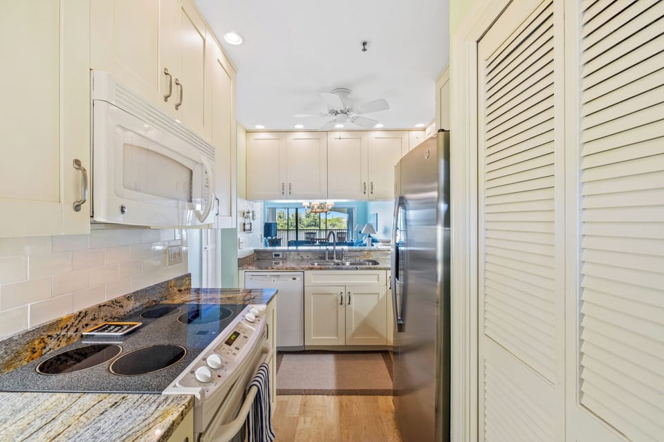 Fully equipped kitchen.