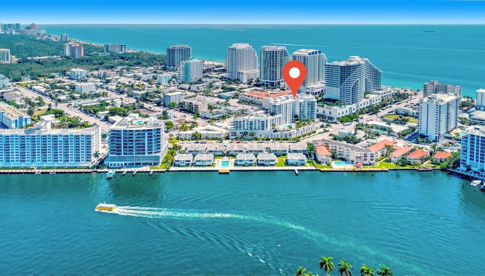 The Tiffany House is nestled in between the intracoastal and ocean, making it the perfect choice for your vacation rental.