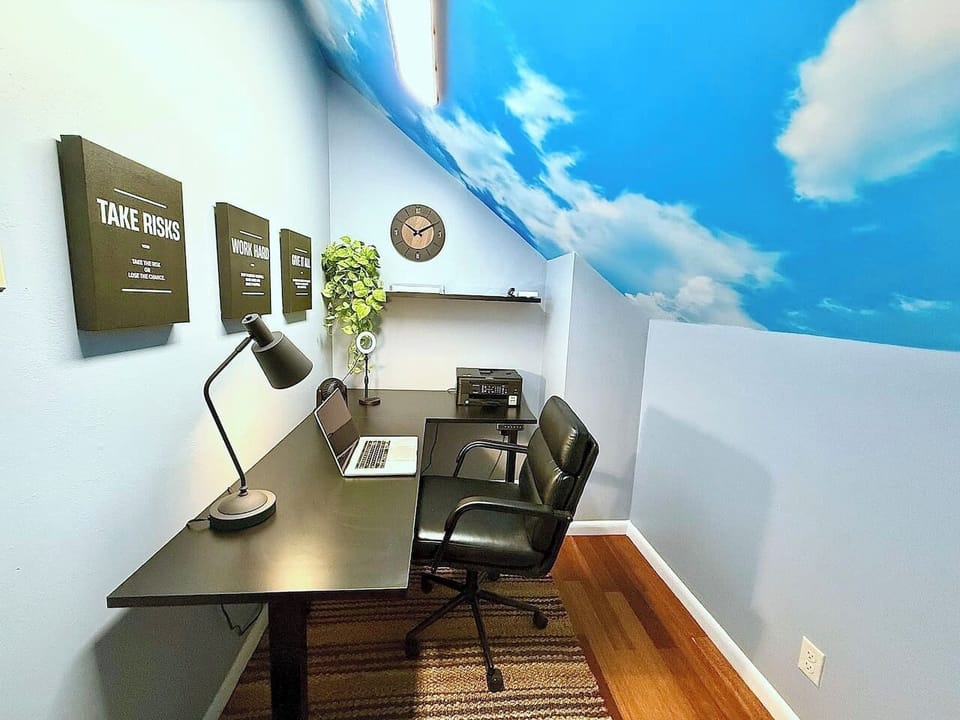 [Office] ✨✨Whether you want to check your email or need privacy for a call, the office has everything you need. There is a printer that is connected through Bluetooth, a round video light, comfortable chair, and an electric standing desk! ✨✨