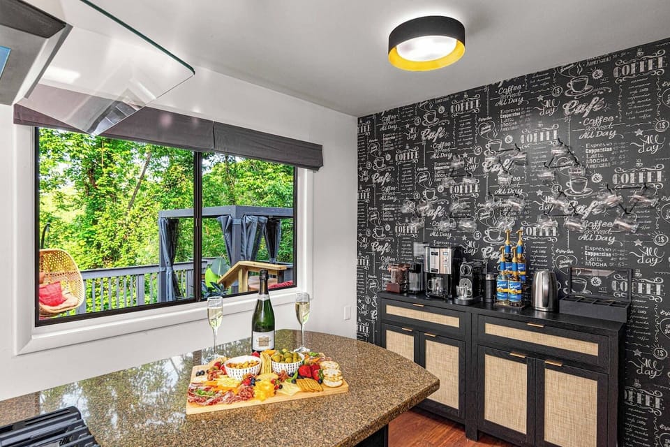 [Kitchen+Coffee Bar] ✨✨Do you drink coffee, tea, or hot chocolate? A sampling of all are provided in this wonderful coffee bar. ✨✨