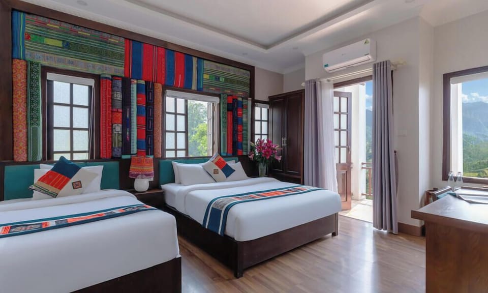 Deluxe Triple Room | Desk, iron/ironing board (on request), WiFi (free)