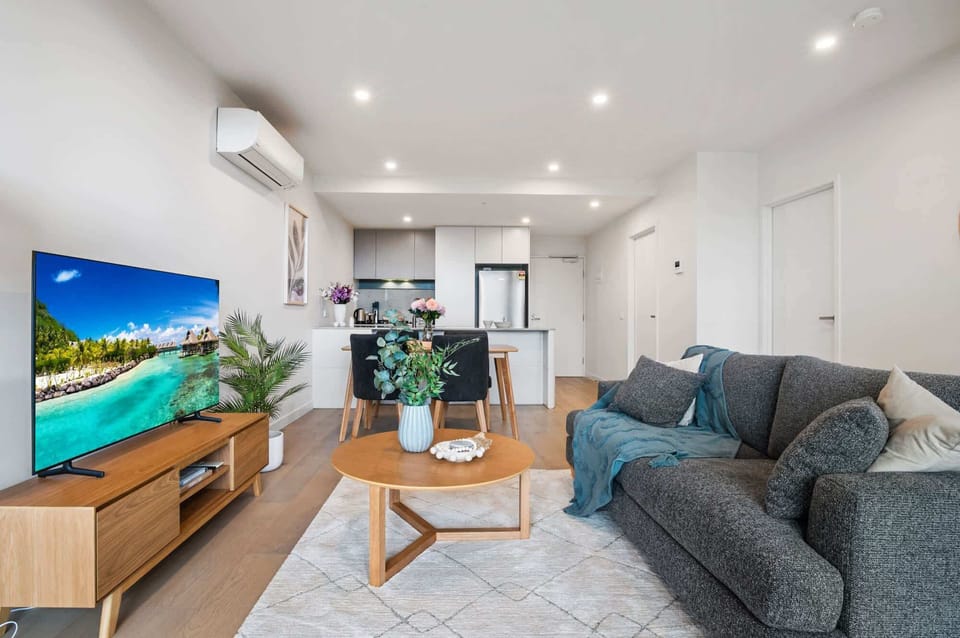 Living Area/Dining Area/Kitchen