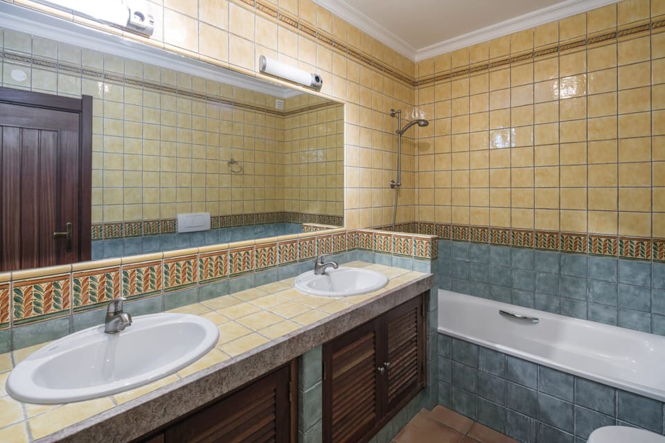 Apartment Near Praia de Benagil Beach House in Lagoa