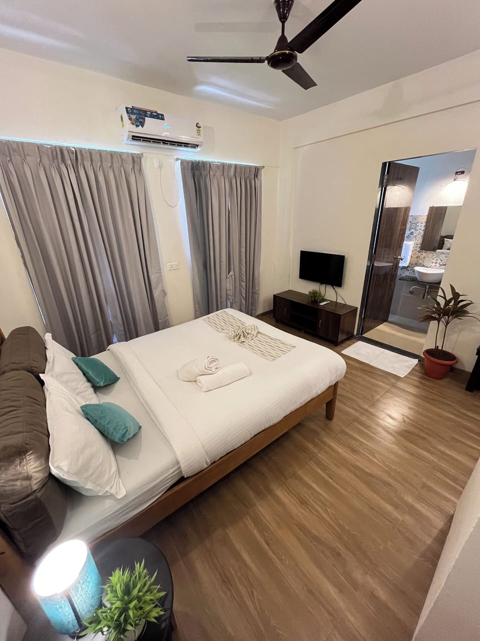 Classic Studio Suite | Free WiFi