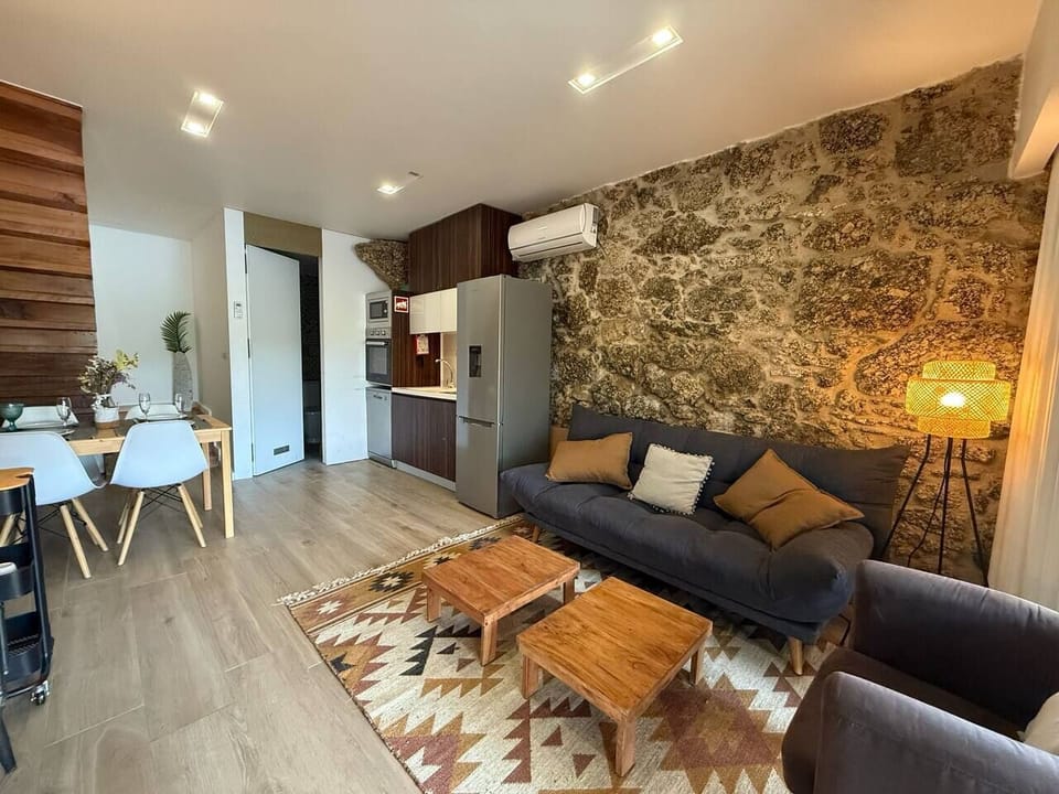 a562652b-ff42-49f9-a6d9-7722b6cd9dd1