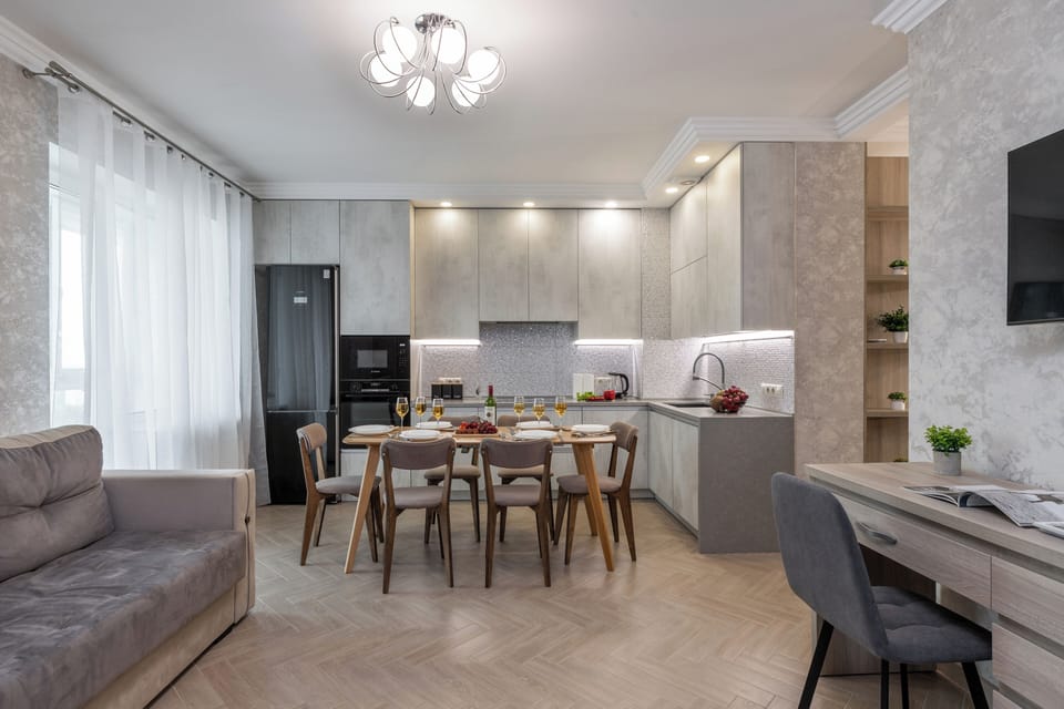 Comfort Apartment, Balcony, City View | Private kitchen | Electric kettle, cookware/dishes/utensils, cleaning supplies