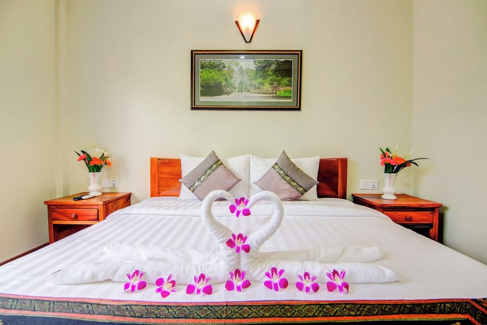Superior Double Room, City View | Desk, free WiFi