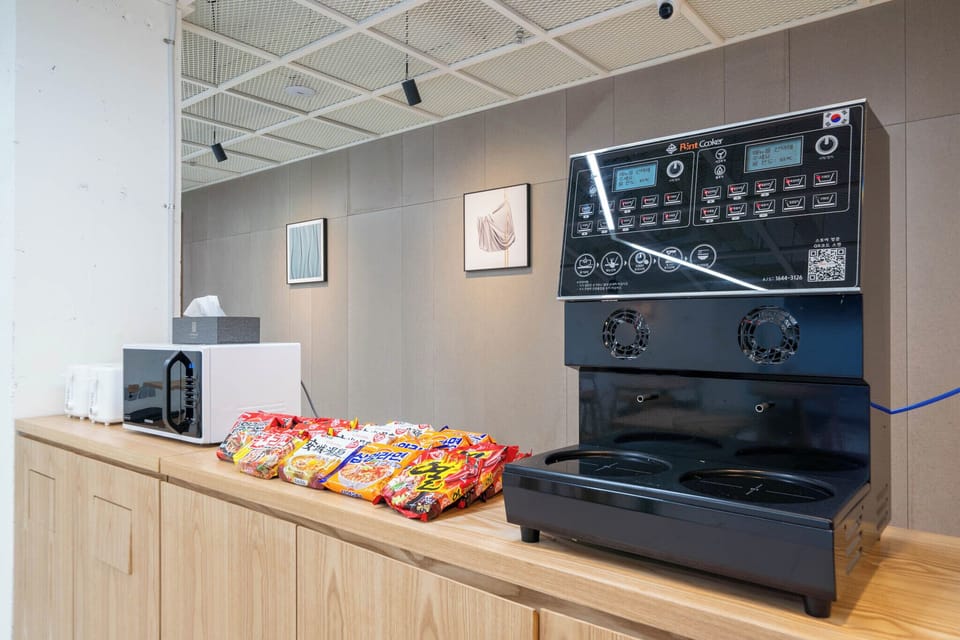 Free daily self-serve breakfast