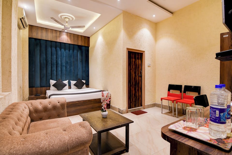 Family Room | Room amenity